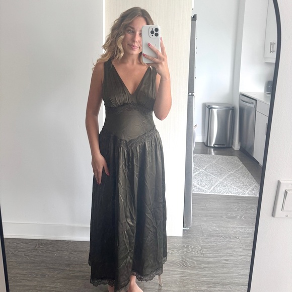 REFORMATION NWT Stasia Dress in Pine Tree - Picture 3 of 9